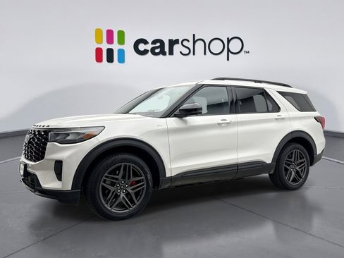 Used 2025 Ford Explorer ST-Line w/ ST-Line Street Pack image 1