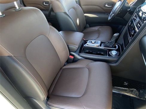 Used 2024 INFINITI QX80 Premium Select w/ Cargo Package image 11