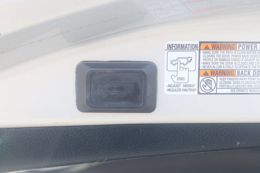 Used 2015 Toyota RAV4 Limited AWD/4WD image 7