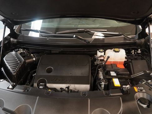 Used 2023 Chevrolet Traverse LT image 14