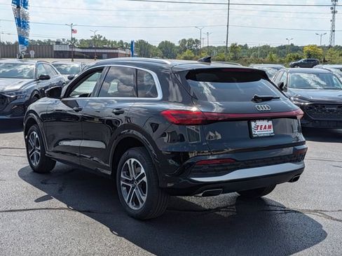 Certified 2025 Audi Q5 Premium AWD/4WD image 5