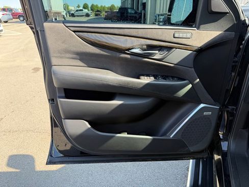 Used 2020 Cadillac Escalade Platinum image 7