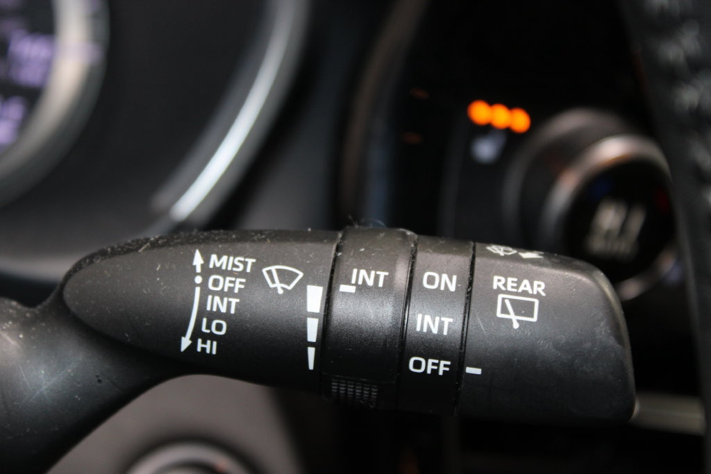 Used 2020 Toyota Highlander XLE FWD image 25