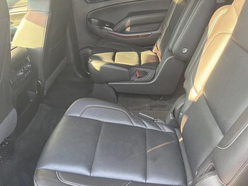 Used 2017 GMC Yukon XL SLT w/ Premium Edition AWD/4WD image 27