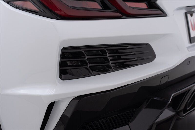 Used 2025 Chevrolet Corvette Z06 w/ Stealth Interior Trim Package RWD image 31