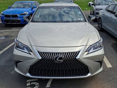 Used 2019 Lexus ES 350 w/ Premium Package FWD image 2