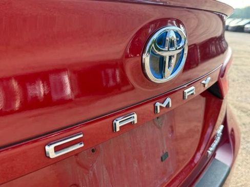 Used 2021 Toyota Camry SE FWD image 13