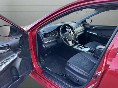 Used 2014 Toyota Camry SE image 14