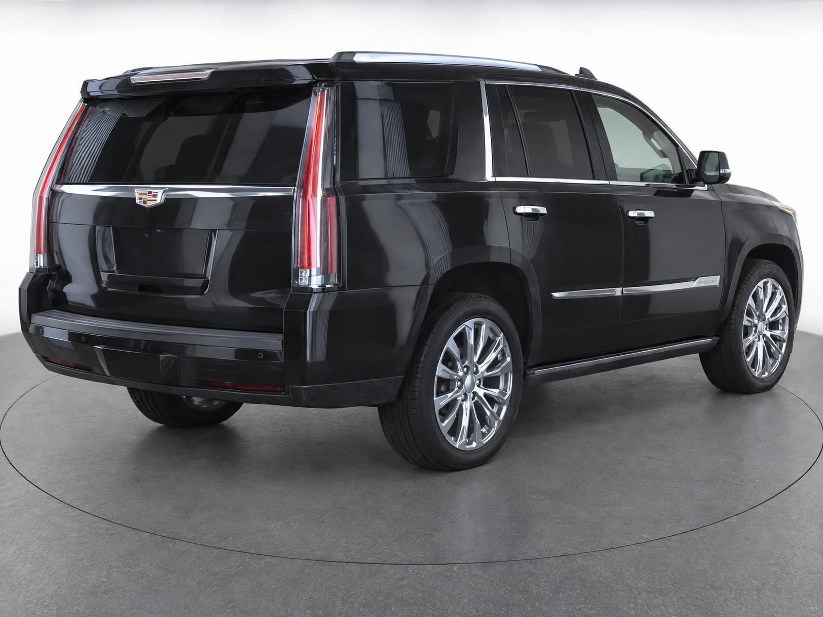 Used 2015 Cadillac Escalade Premium RWD image 3