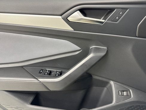 New 2026 Volkswagen Jetta SE FWD image 10