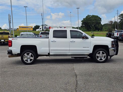 Used 2019 Chevrolet Silverado 2500 LTZ w/ Duramax Plus Package AWD/4WD image 8