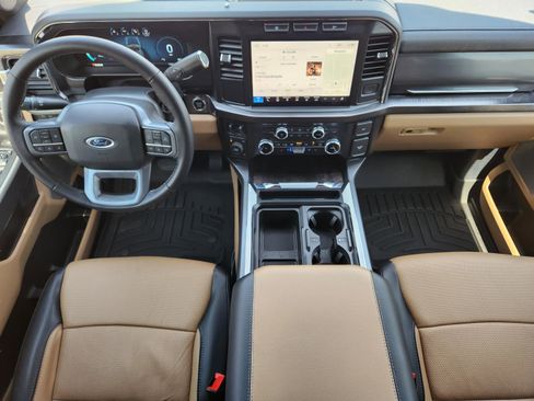 Used 2023 Ford F550 4x4 Crew Cab Super Duty image 26