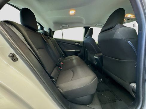 Used 2020 Toyota Prius LE FWD image 17