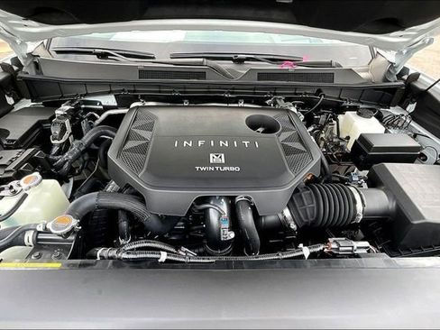 New 2026 INFINITI QX80 Luxe image 10