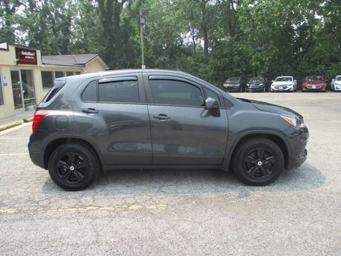 Used 2019 Chevrolet Trax LS FWD image 10
