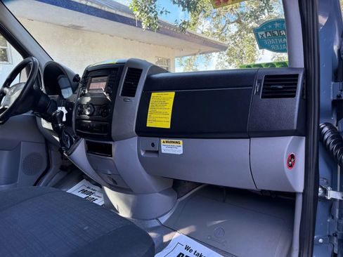 Used 2018 Mercedes-Benz Sprinter 2500 image 19