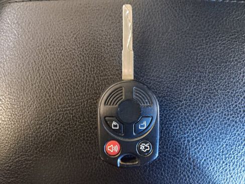 Used 2018 Ford Focus SE image 32