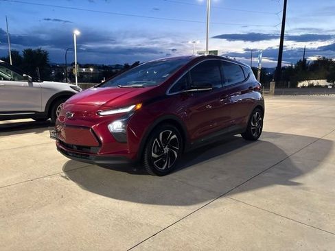 Certified 2022 Chevrolet Bolt LT FWD image 1