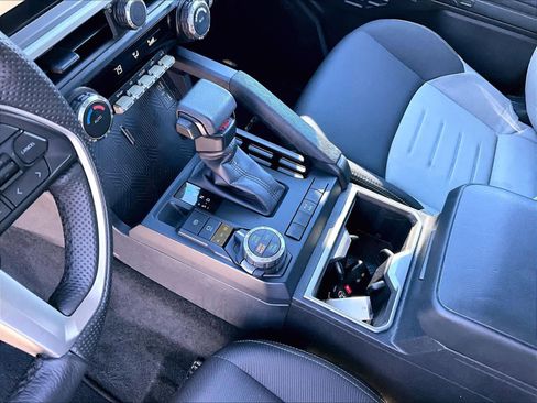 Used 2025 Toyota Tacoma TRD Off-Road image 20