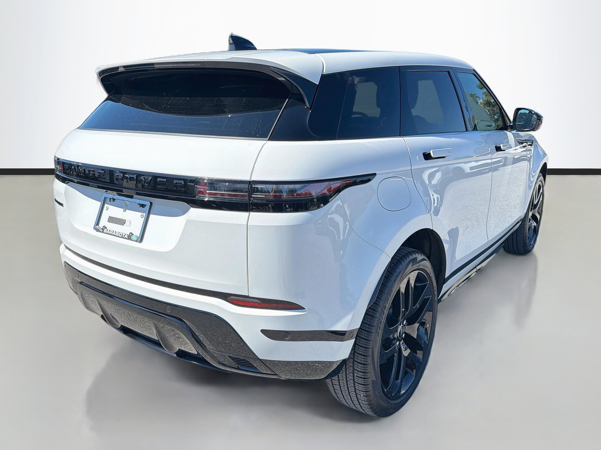 Used 2026 Land Rover Range Rover Evoque Dynamic SE AWD/4WD image 5