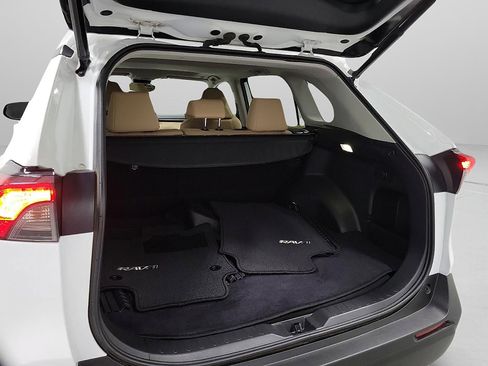 Certified 2023 Toyota RAV4 XLE w/ Convenience Package image 7