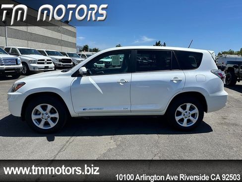 Used 2013 Toyota RAV4 EV FWD image 3