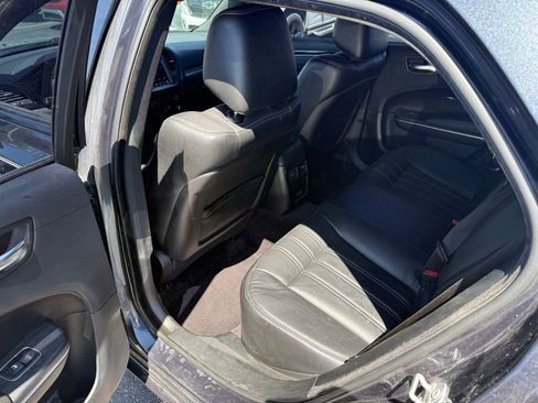 Used 2018 Chrysler 300 S AWD/4WD image 6
