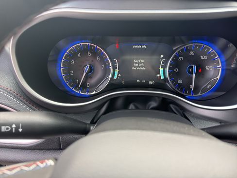 New 2027 Chrysler Pacifica Select FWD image 12