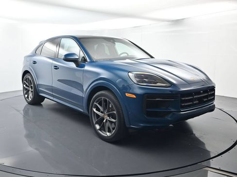 Certified 2025 Porsche Cayenne Coupe AWD/4WD image 17