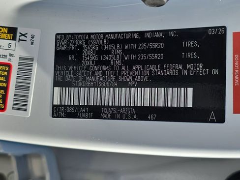 New 2026 Toyota Highlander Platinum image 37