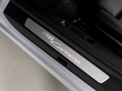 Certified 2025 Porsche 911 Carrera image 17