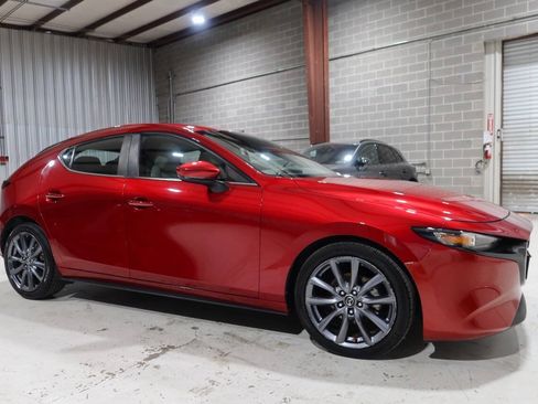 Used 2019 MAZDA MAZDA3 Hatchback FWD image 7