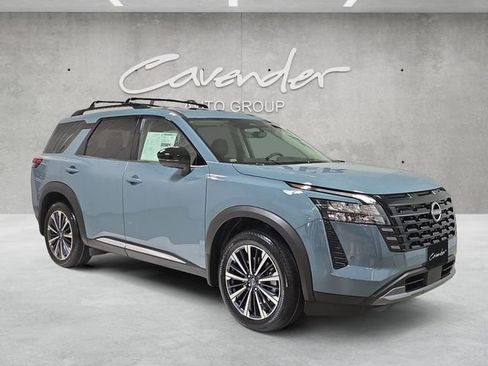 New 2026 Nissan Pathfinder Platinum image 2