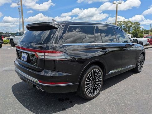 Used 2023 Lincoln Aviator Black Label w/ Dynamic Handling Package image 4