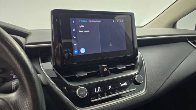 Used 2025 Toyota Corolla LE FWD image 31