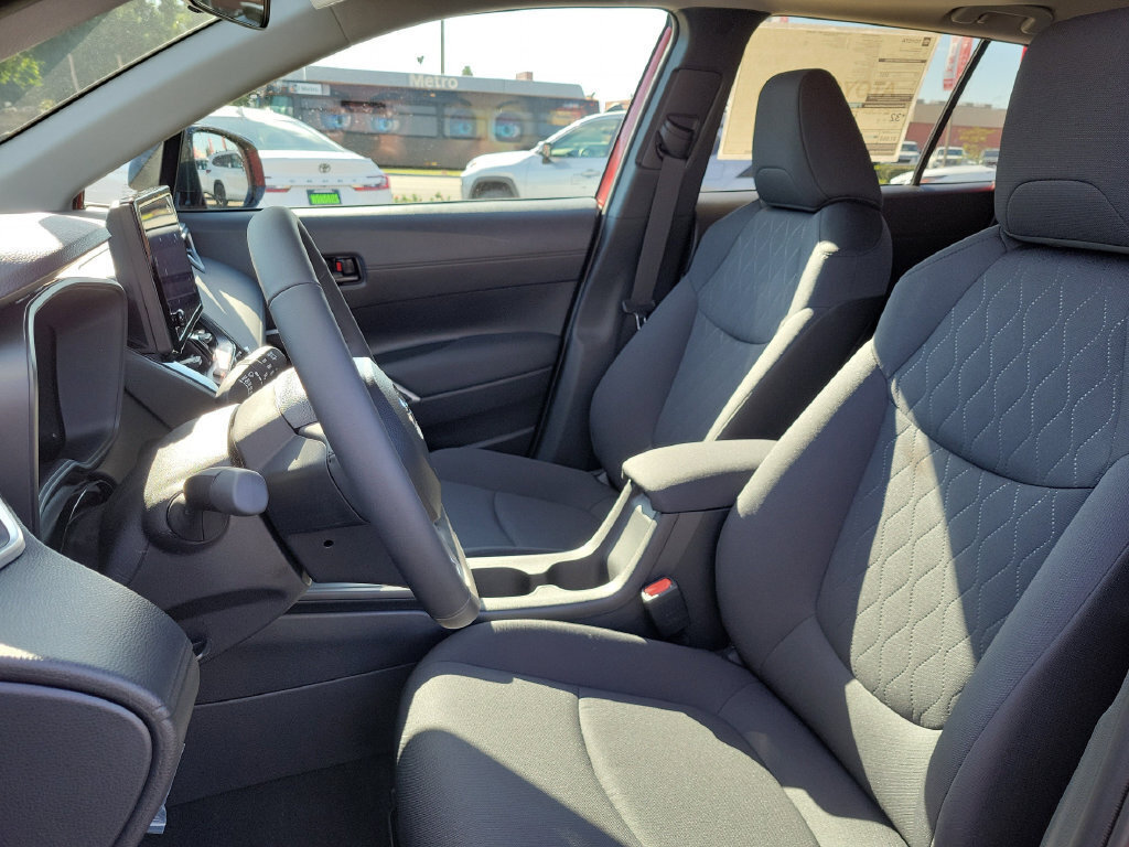 New 2026 Toyota Corolla Cross LE w/ Moonroof Package FWD image 18