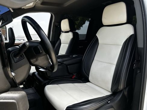 Used 2024 Chevrolet Silverado 2500 LT AWD/4WD image 31