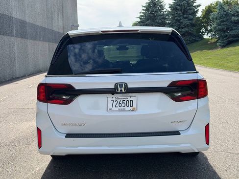 Used 2025 Honda Odyssey Sport-L image 4