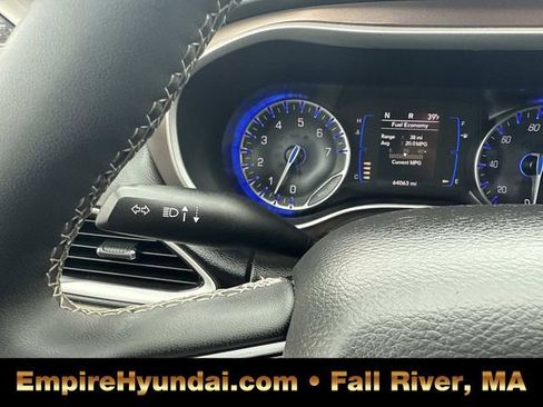 Used 2023 Chrysler Voyager LX image 31