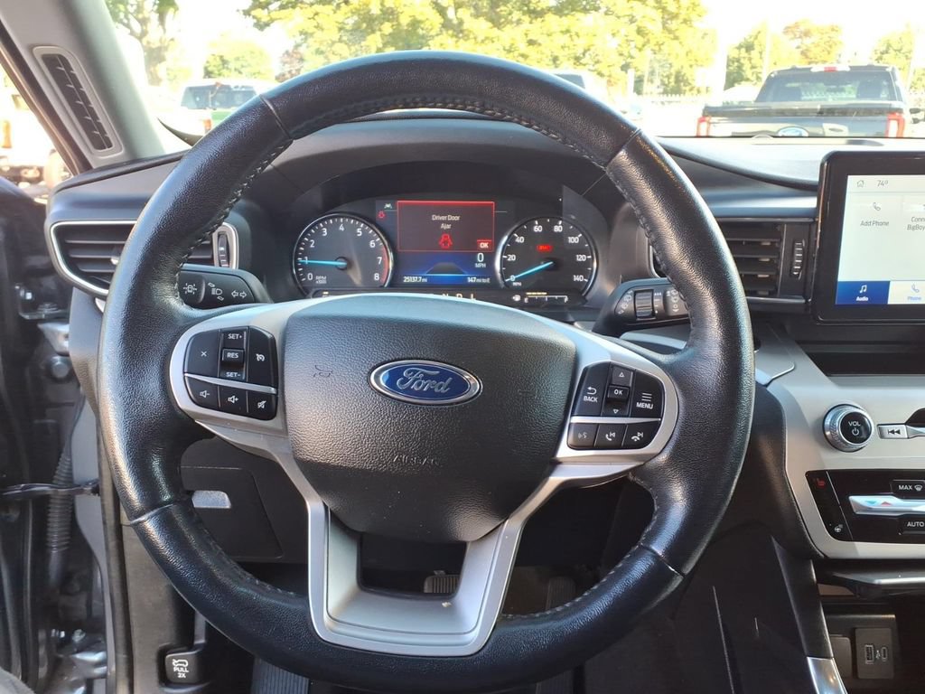 Used 2022 Ford Explorer XLT w/ Equipment Group 202A AWD/4WD image 30