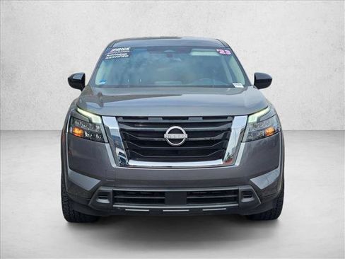 Used 2023 Nissan Pathfinder S image 2