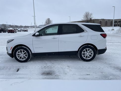 Certified 2024 Chevrolet Equinox LT image 2