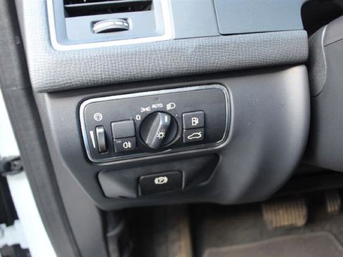 Used 2015 Volvo XC60 T5 w/ Proximity Package AWD/4WD image 21