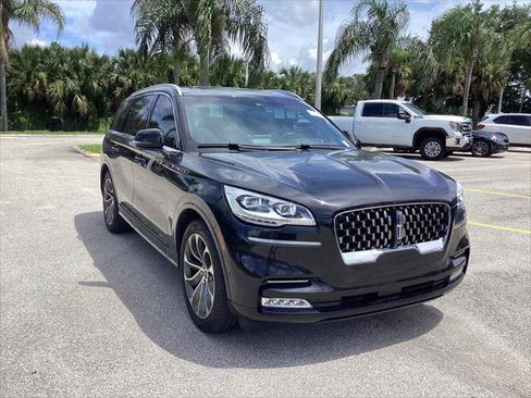 Used 2020 Lincoln Aviator Grand Touring w/ Equipment Group 302A AWD/4WD image 3