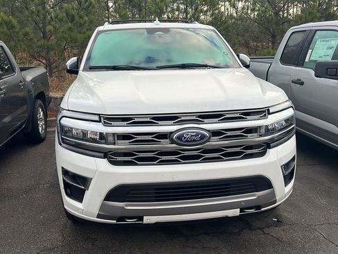 Certified 2023 Ford Expedition Platinum image 4