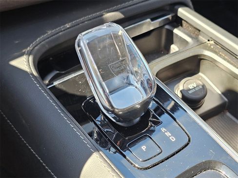 Used 2025 Volvo XC90 T8 Ultra w/ Protection Package image 30