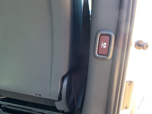 Used 2022 Mercedes-Benz Sprinter 2500 image 21