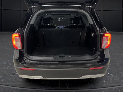 Used 2023 Ford Explorer XLT image 15