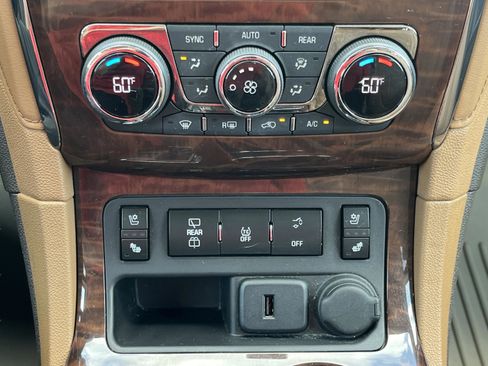 Used 2015 Buick Enclave Premium image 12