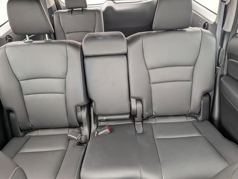 Used 2021 Honda Pilot Touring image 13